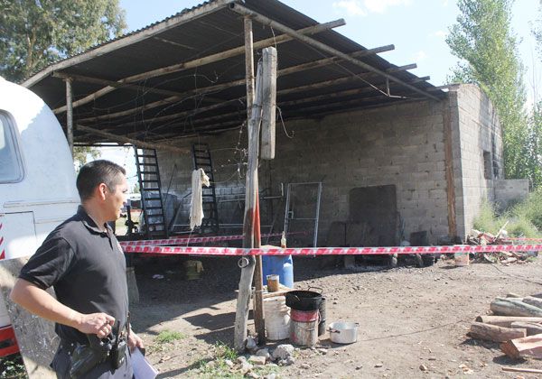 Hallaron a un hombre calcinado en una parrilla