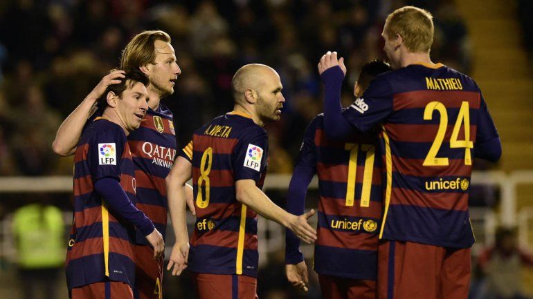 Messi metió tres de los cinco goles del Barcelona.