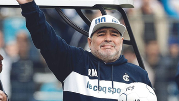 asi murio, la impactante foto de maradona que mostro el fiscal en el juicio