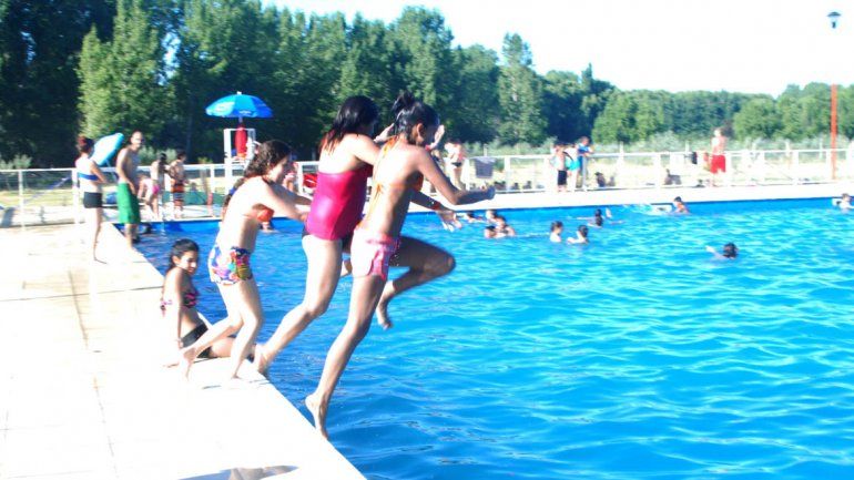 El verano ya se vive a pleno en las piletas municipales