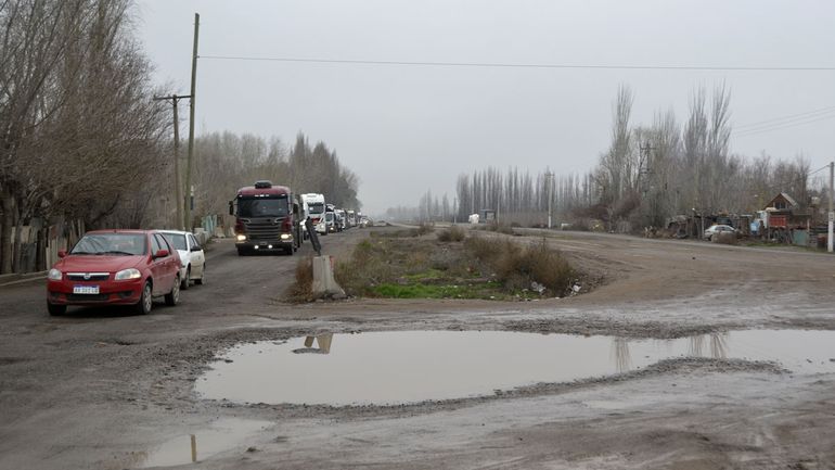 Vialidad Nacional destinará 5 mil toneladas de asfalto para bachear rutas nacionales 22 y 151.
