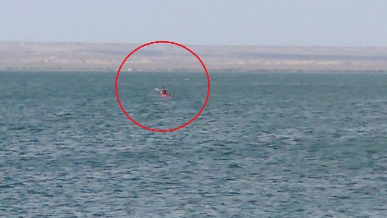 Rescataron a una nena que había quedado a la deriva en el lago Pellegrini