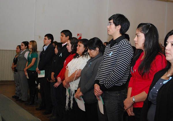 Se graduaron en Allen 16 nuevos enfermeros