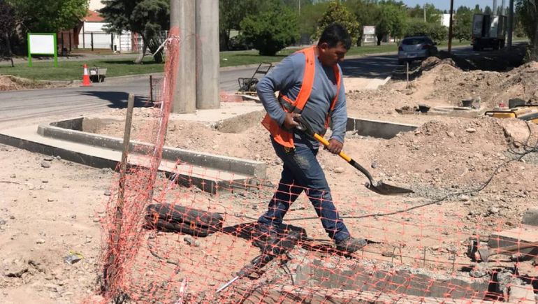 Cortes parciales de tránsito por la obra de la rotonda de calle San Luis