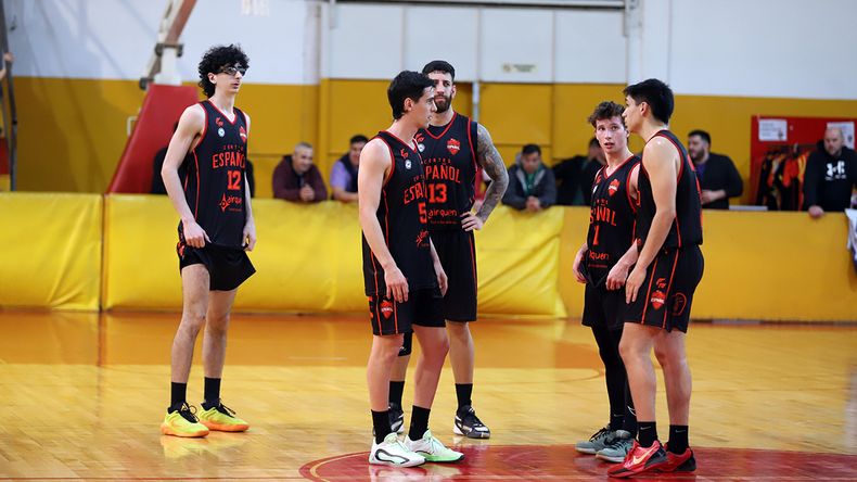 Centro Español y el Club Pacífico, los primeros pasajeros en semis | LMCipolletti.com Centro Español y el Club Pacífico, los primeros pasajeros en semis