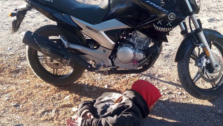 La moto robada y el menor acusado del hecho. Lo trasladaron a un internado de Buenos Aires.  | LMCipolletti.com La moto robada y el menor acusado del hecho. Lo trasladaron a un internado de Buenos Aires.