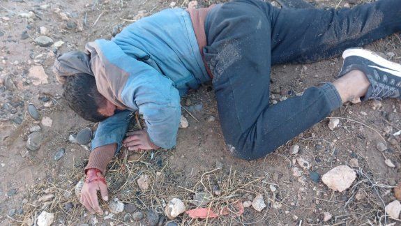 Imágenes sensibles: vecinos le dieron una paliza a un ladrón de viviendas