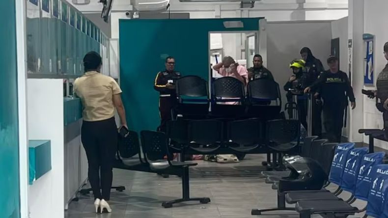 Minutos antes de su muerte, la mujer había cuestionado las frecuentes demoras en la entrega de medicamentos. | LMCipolletti.com Minutos antes de su muerte, la mujer había cuestionado las frecuentes demoras en la entrega de medicamentos.