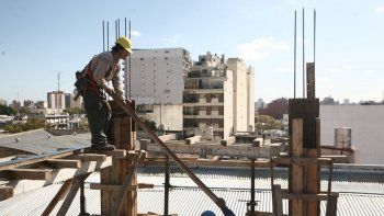 una obra dano la casa de un vecino y tendran que pagarle $100 mil 