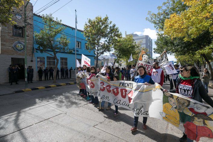 Así se vivió en Cipolletti la marcha por el Día de la Memoria