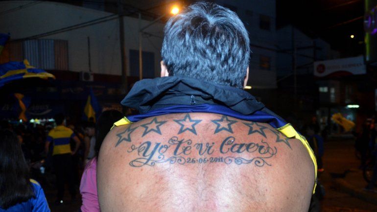 Los hinchas de Boca coparon la calle a puro festejo