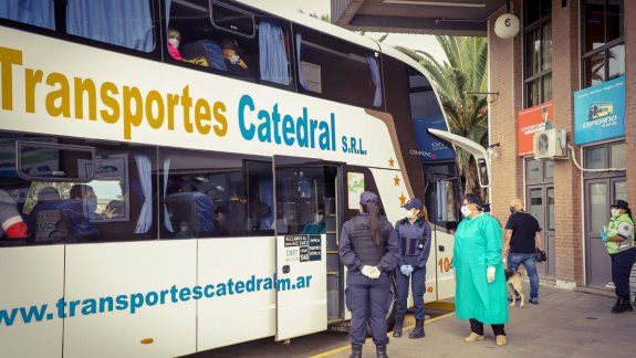 Una mujer denunció que fue abusada en un micro.