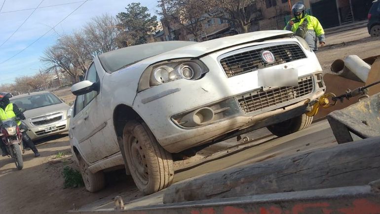 El Municipio ya retiró más de 100 autos abandonados de la vía pública.