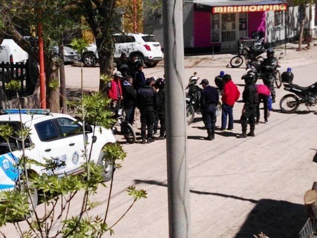 Detuvieron a dos cipoleños con 80 gramos de cocaína escondida entre sus genitales 