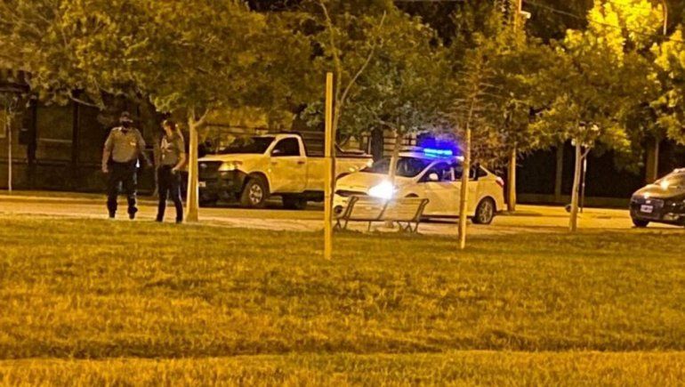 Picadas, mucho alcohol y ruidos molestos en la plaza de la Arroba