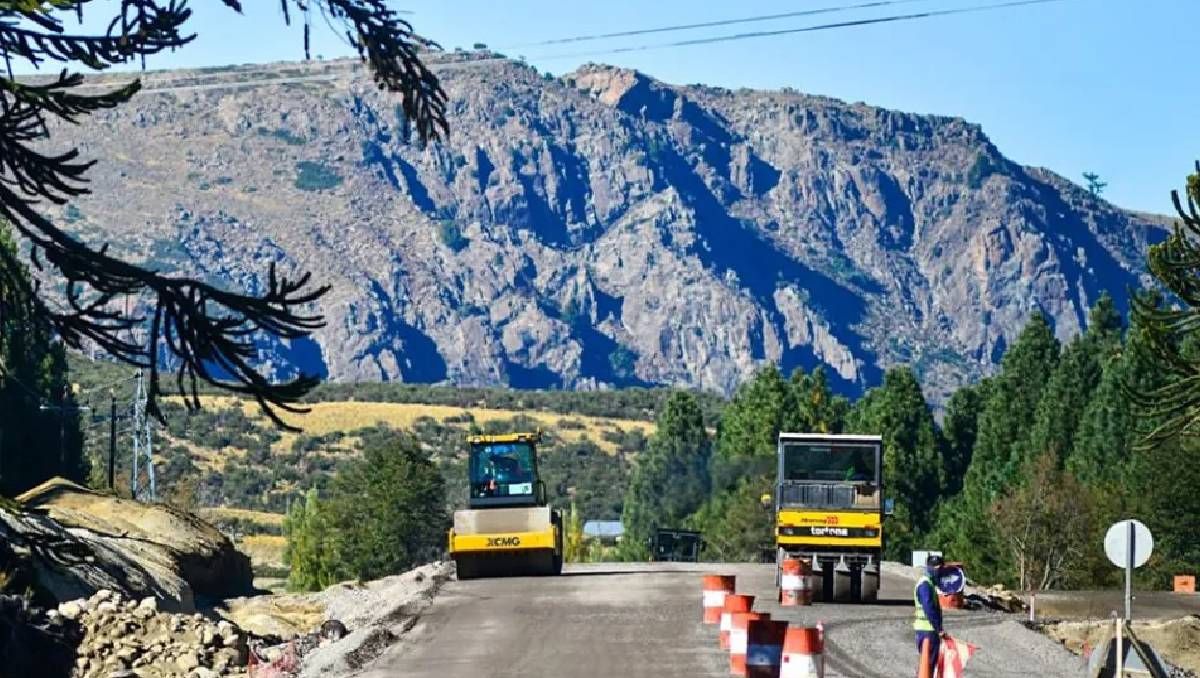 ¡Al fin! Empieza la obra de asfalto en el último tramo para llegar a Villa Pehuenia