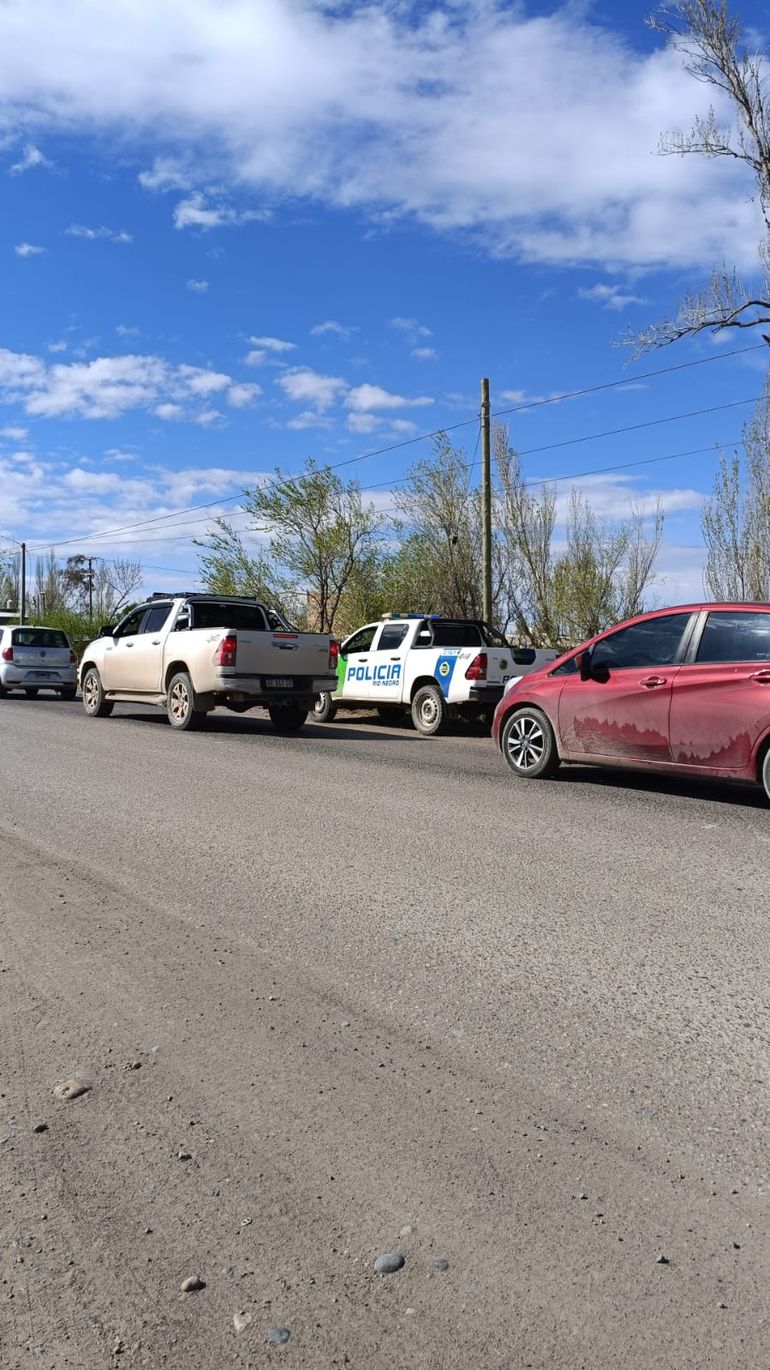 La pelea motiv&oacute; la intervenci&oacute;n de un operativo de seguridad con el personal de la Comisar&iacute;a N&ordm;26 y Seguridad Vial de Cipolletti.