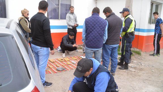 Caen dos narcos neuquinos con 8 kilos de marihuana