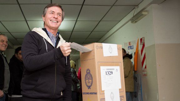 Gatti ya emitió su voto en Cipolletti