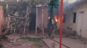 Las llamas se habrían iniciado por un caloventor que quedó encendido.
