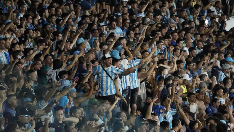 La fuerte canción contra Maximiliano Salas que entonaron los hinchas de Racing por su pase a River