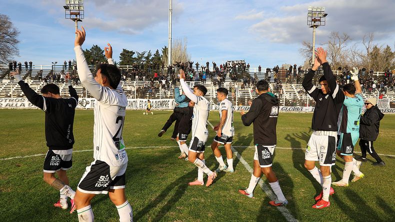 Cipo pasó segundo en su grupo y tiene rival en cuartos