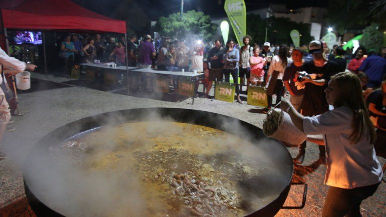Las Grutas: se viene una nueva paella gigante