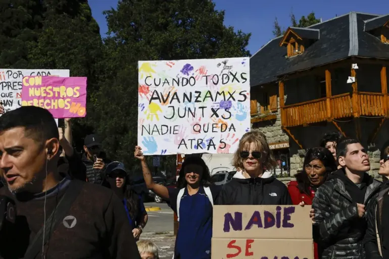 Salvatore advirtió que el retraso salarial impacta en el funcionamiento de los centros y que la estabilidad laboral depende de esas prestaciones.