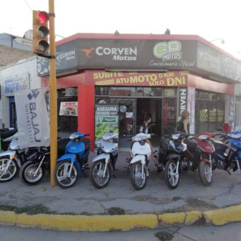 El local donde se consumó el robo de las motos en Allen. Foto Facebook.