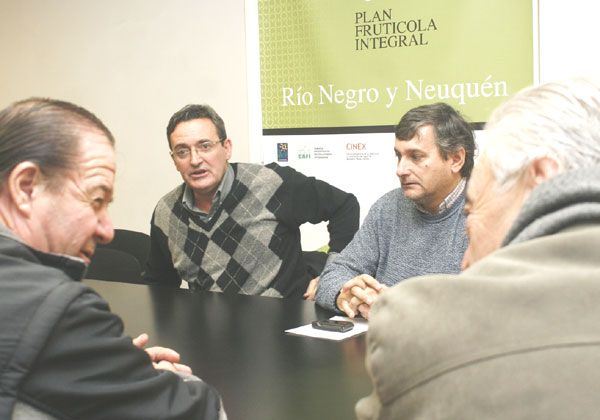 Evalúan implementación del Plan Frutícola Integral
