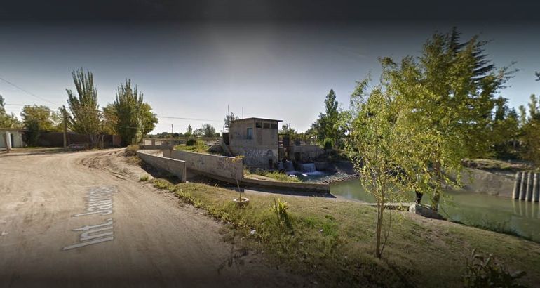 Barrio El Salto, de Allen, a la vera del canal. Barrio El Salto, de Allen, a la vera del canal.