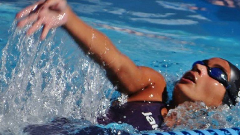 Lola Cantera es una de las esperanzas de la natación rionegrina.