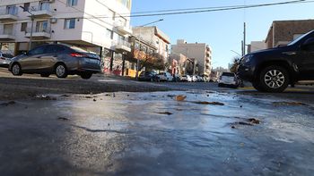 el drama en medio de la ola polar: ¿cuanto sale reparar un cano de agua quebrado?