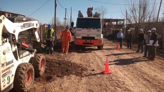 Avanzan las obras para la regularización eléctrica de dos barrios