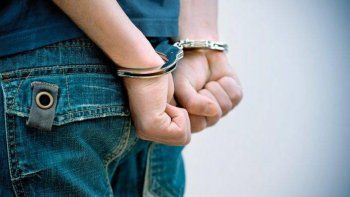 dos agresores detenidos por atacar a sus ex parejas