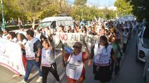 La movilización comenzó minutos después de las 18 horas en el centro de Cipolletti.&nbsp;