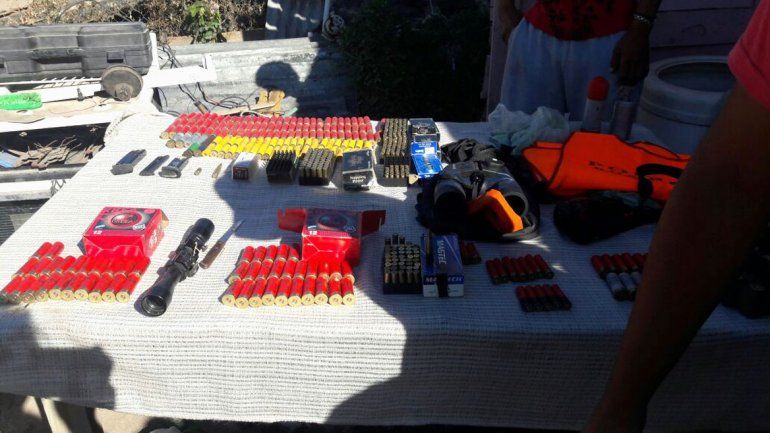 Tras un allanamiento, encontraron un arsenal en la toma 2 de Febrero