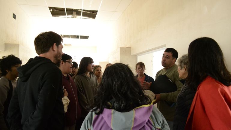 Estudiantes de la ESRN 161 recorrieron lo que promete ser su nuevo edificio escolar en 2026.