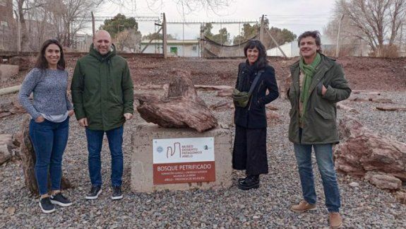 La historia de los dinos y el petróleo