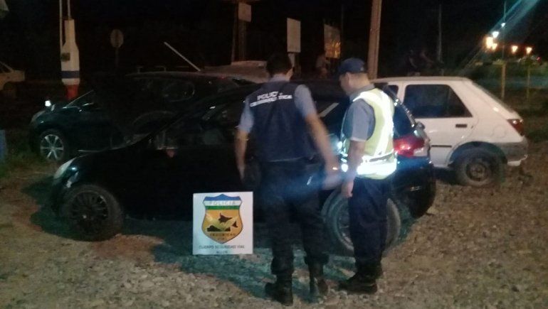 Intent&oacute; pasar por un control con un auto adulterado y se lo secuestraron