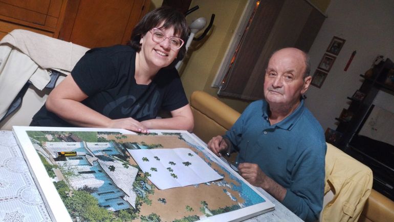 Nadia, una de sus tres hijas, admira la dedicación de su papá. Nadia, una de sus tres hijas, admira la dedicación de su papá.