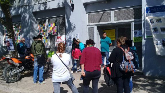 Lo condenaron por abusar de cuatro nenas pero seguirá libre