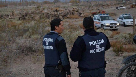 Fue a bailar a Neuquén y apareció perdido en las bardas de Roca