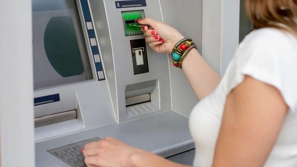 La mujer recibió un depósito bancario de más de $7.3 millones por error y se negó devolver la plata.&nbsp;