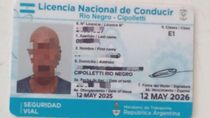 El hombre conducía un Renault 9 por ruta chica.