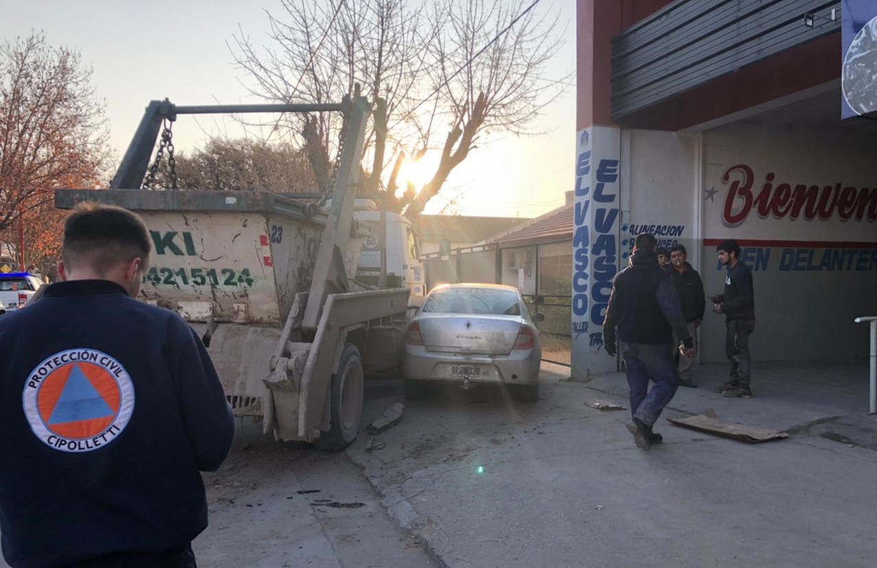 Un herido leve en choque protagonizado por un camión
