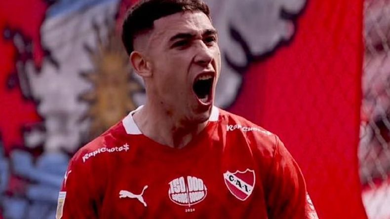 Pocas veces visto: el golazo de chilena de Santiago Montiel para Independiente