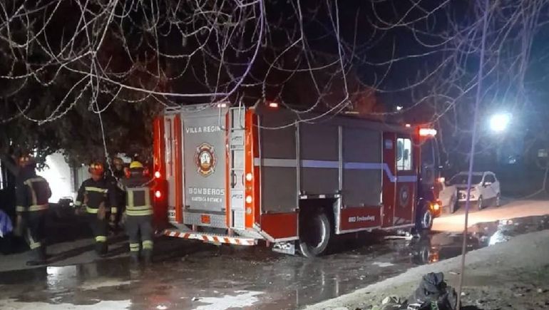 En Villa Regina se incendió una casapor el uso de una estufa a leña.