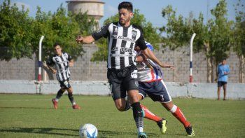 Trecco fue uno de los atacantes de Cipo ante Sportivo Pe&ntilde;arol. El goleador no pudo convertir.