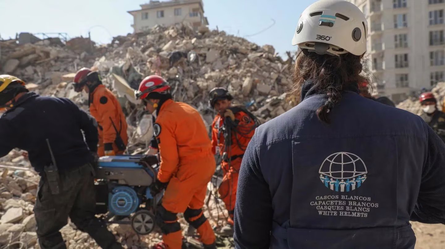 Cascos blancos argentinos rescataron a tres sobrevivientes en Turquía
